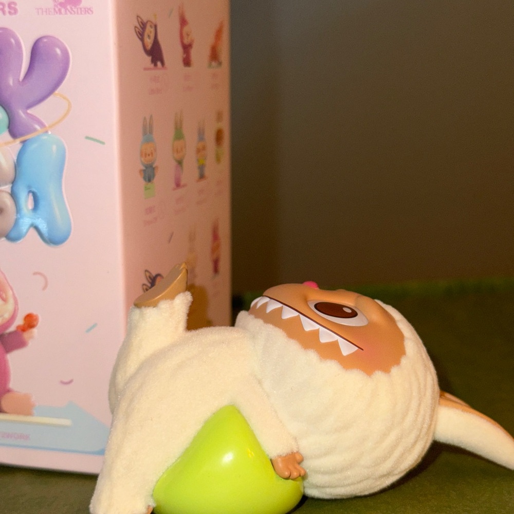 MONSTERS YOGA LAY DOWN LABUBU COLLECTION